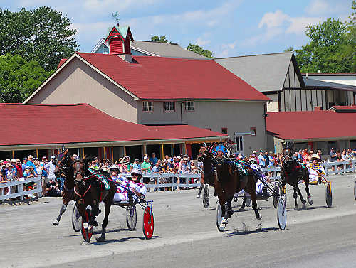 Grand slams for MacDonald, Schnittker