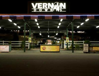 Late winning charge by longshot Dryden Hanover