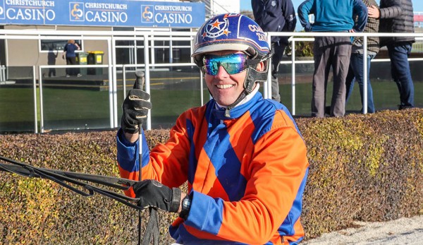 Double threat from Cameron in Winter Rewards trot