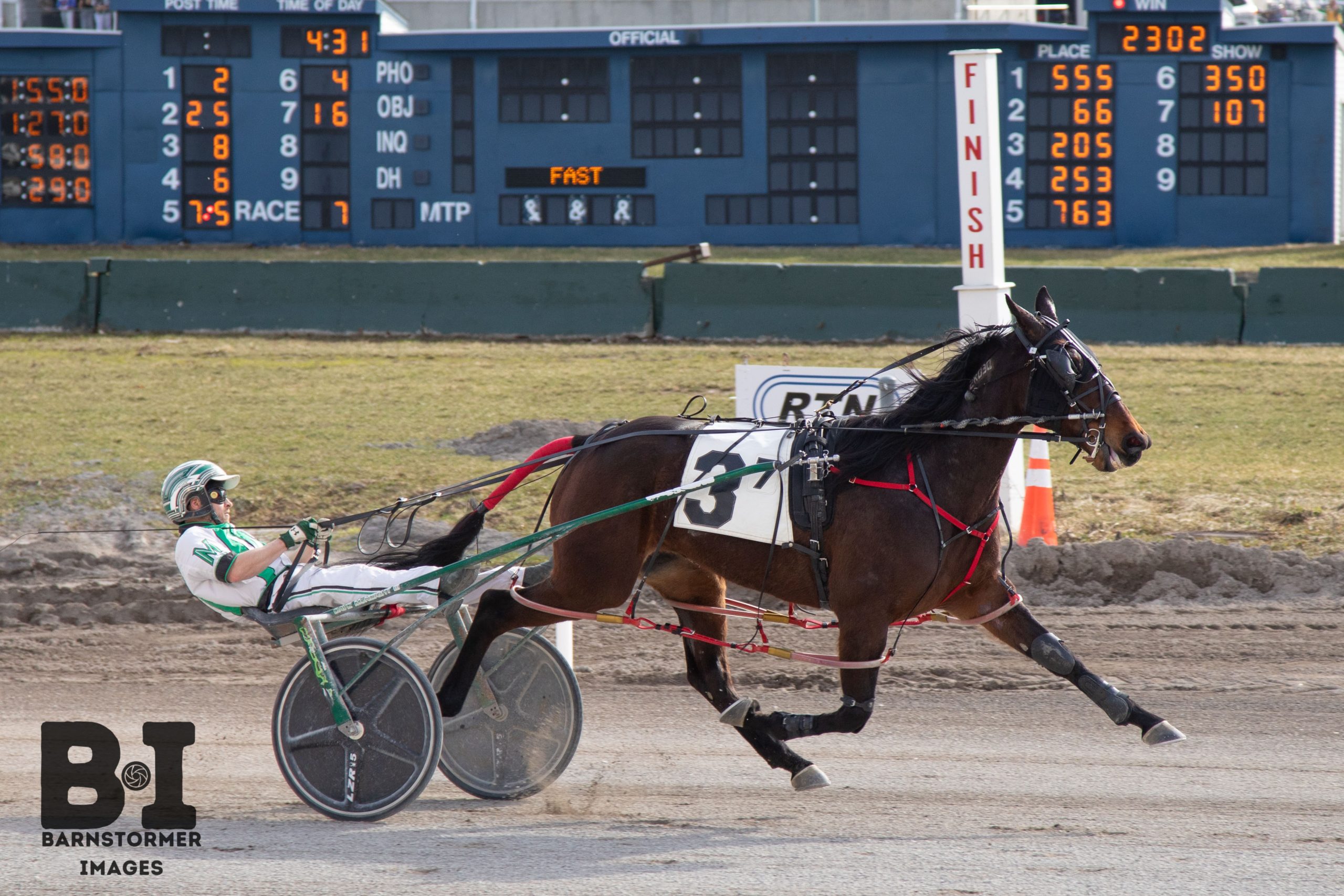 Bolt Of Beauty upsets her rivals