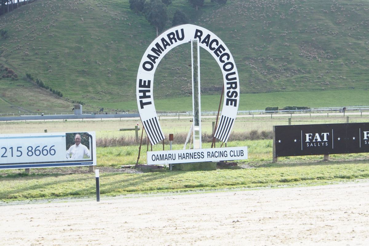 Orange wins Cup for ‘Scrapper’ Riddell