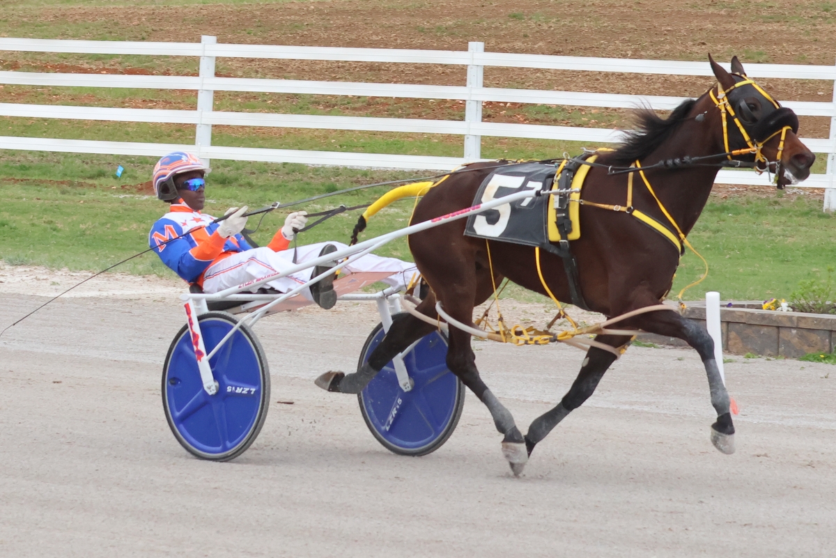 18 year old Zyler Maxwell picks up win 49