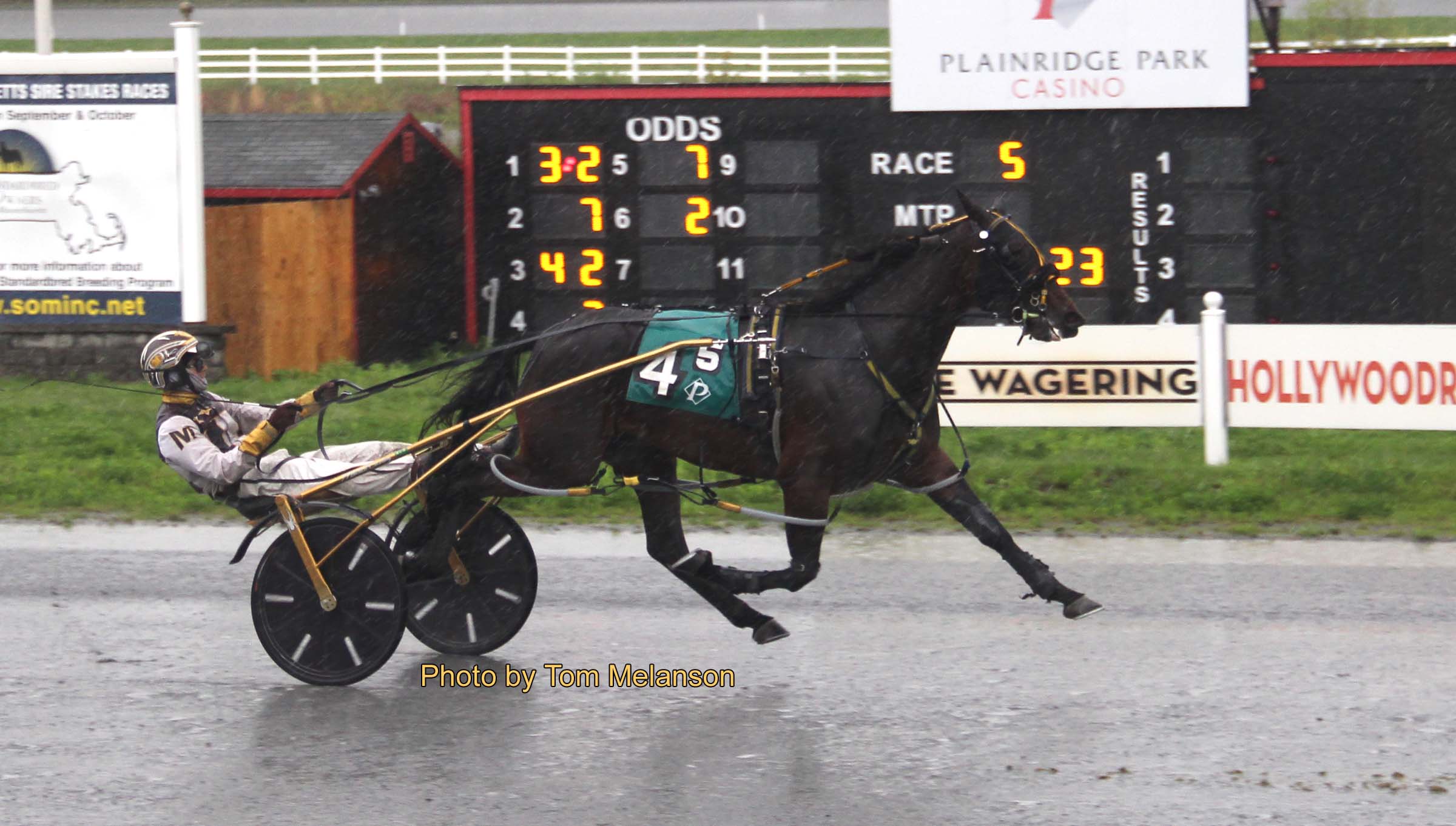 Side Piece fires up at Plainridge