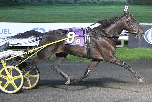 Kody cruises to feature win