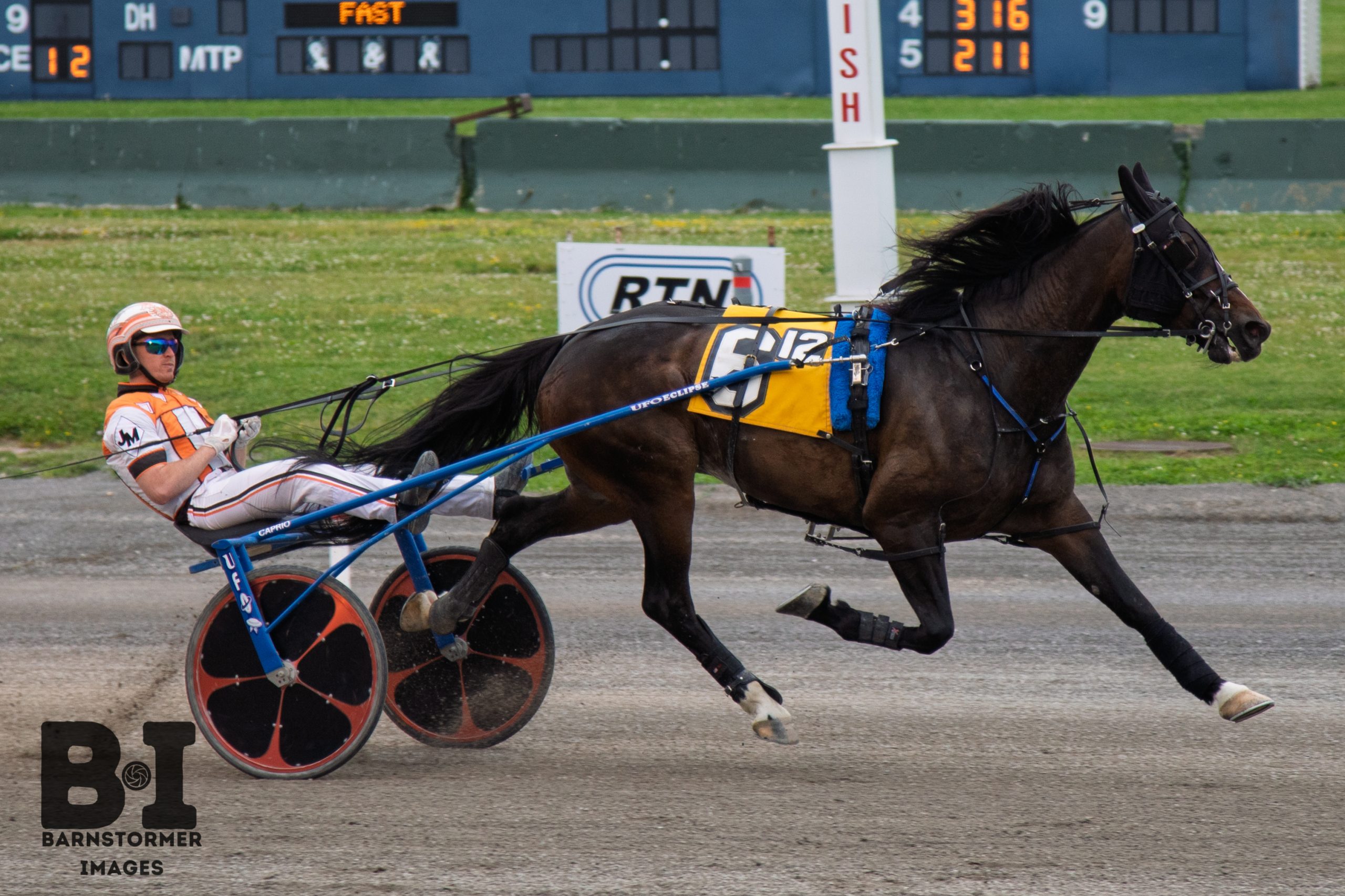 Makes Me Charlie uses inside to advantage