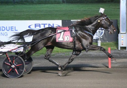 ‘Ferrari’ displays speed holding on to win