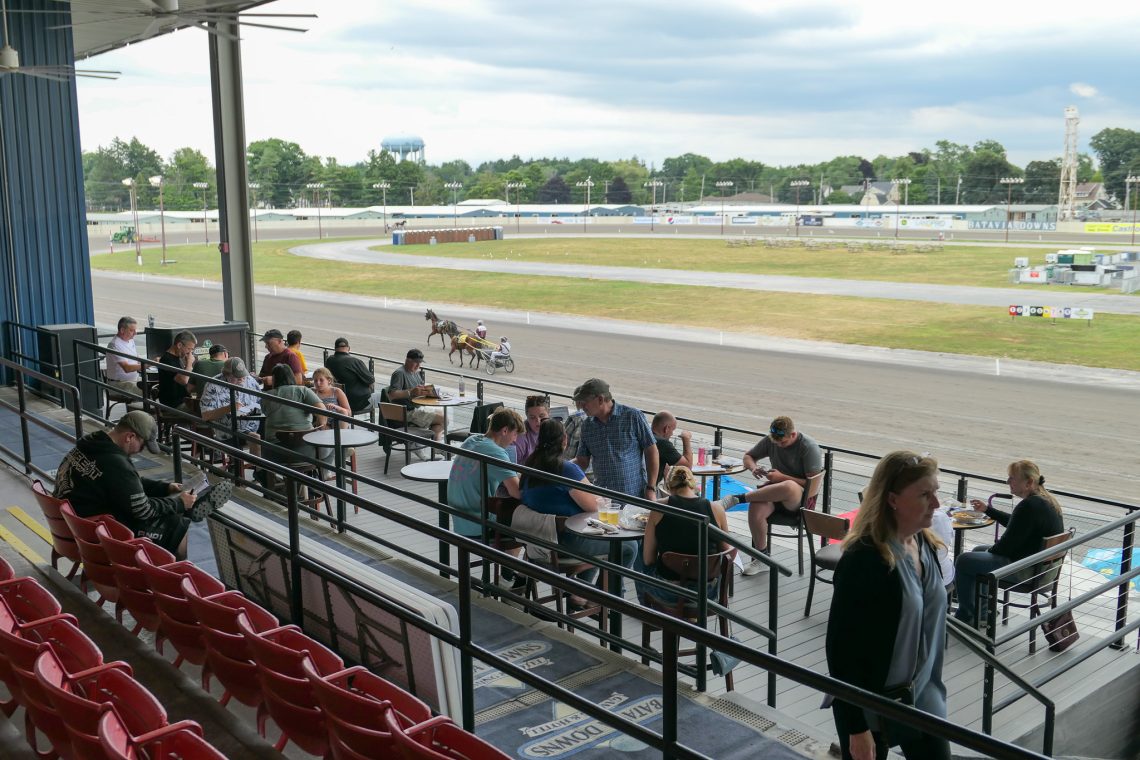 Batavia Downs opener sees 29% increase in handle over 2024