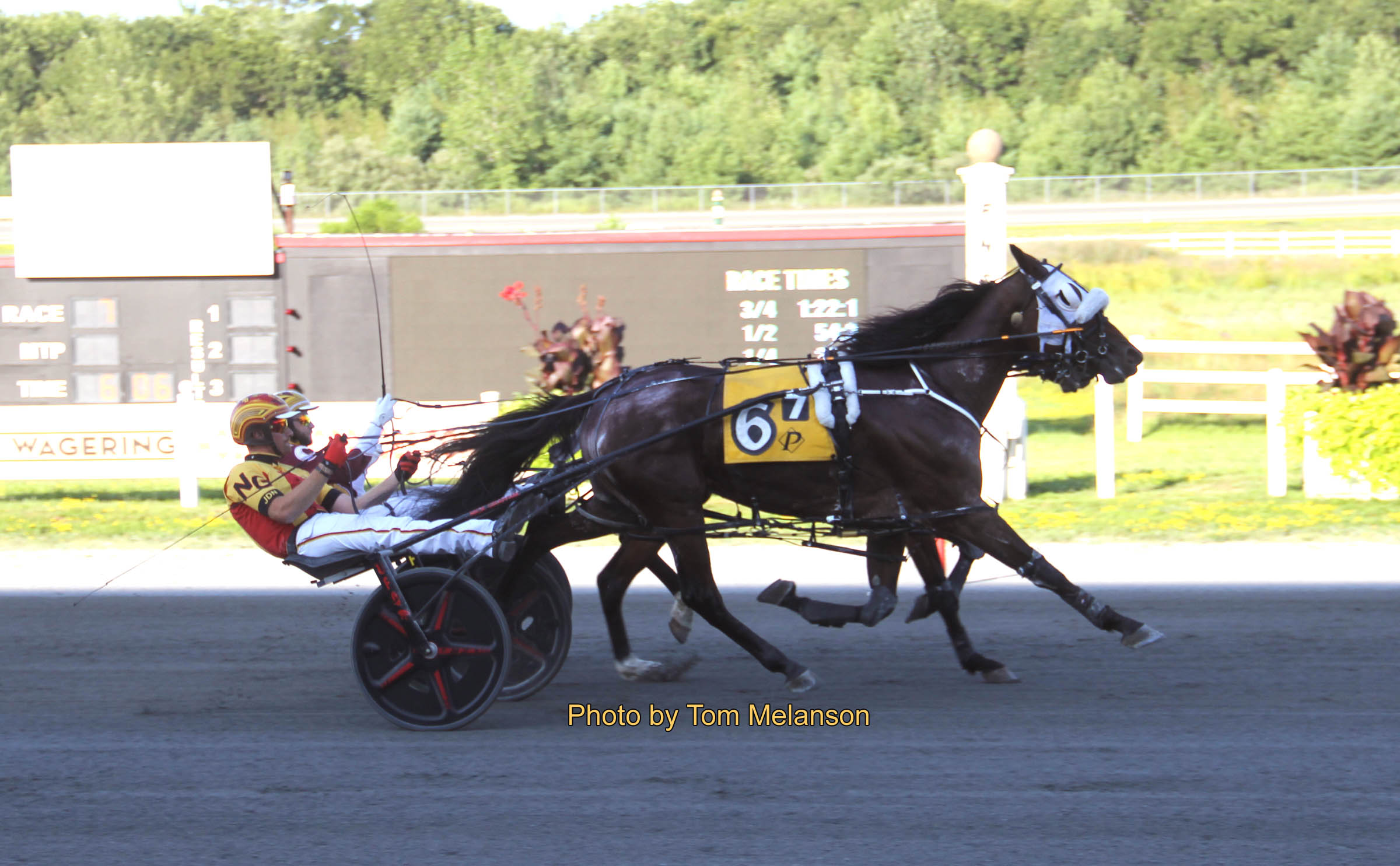 Intothemysticmoon drops and pops