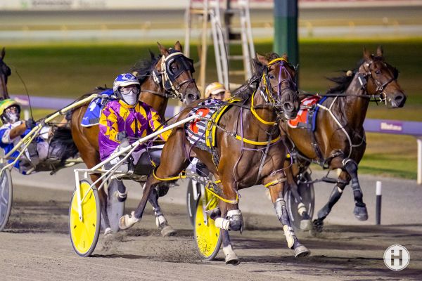 Gary Hall Jnr in worthy tribute win to his late friend Mark Lewis