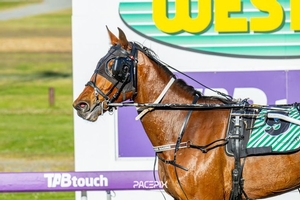 Katja Warwick ends 32-year career on a high note