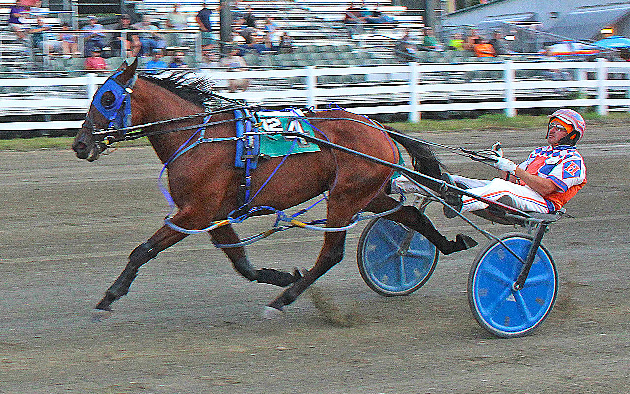 Undefeated star grabs his seventh consecutive victory