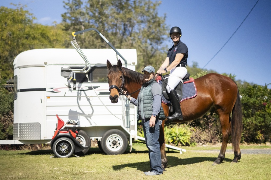 Para-rider powering to success