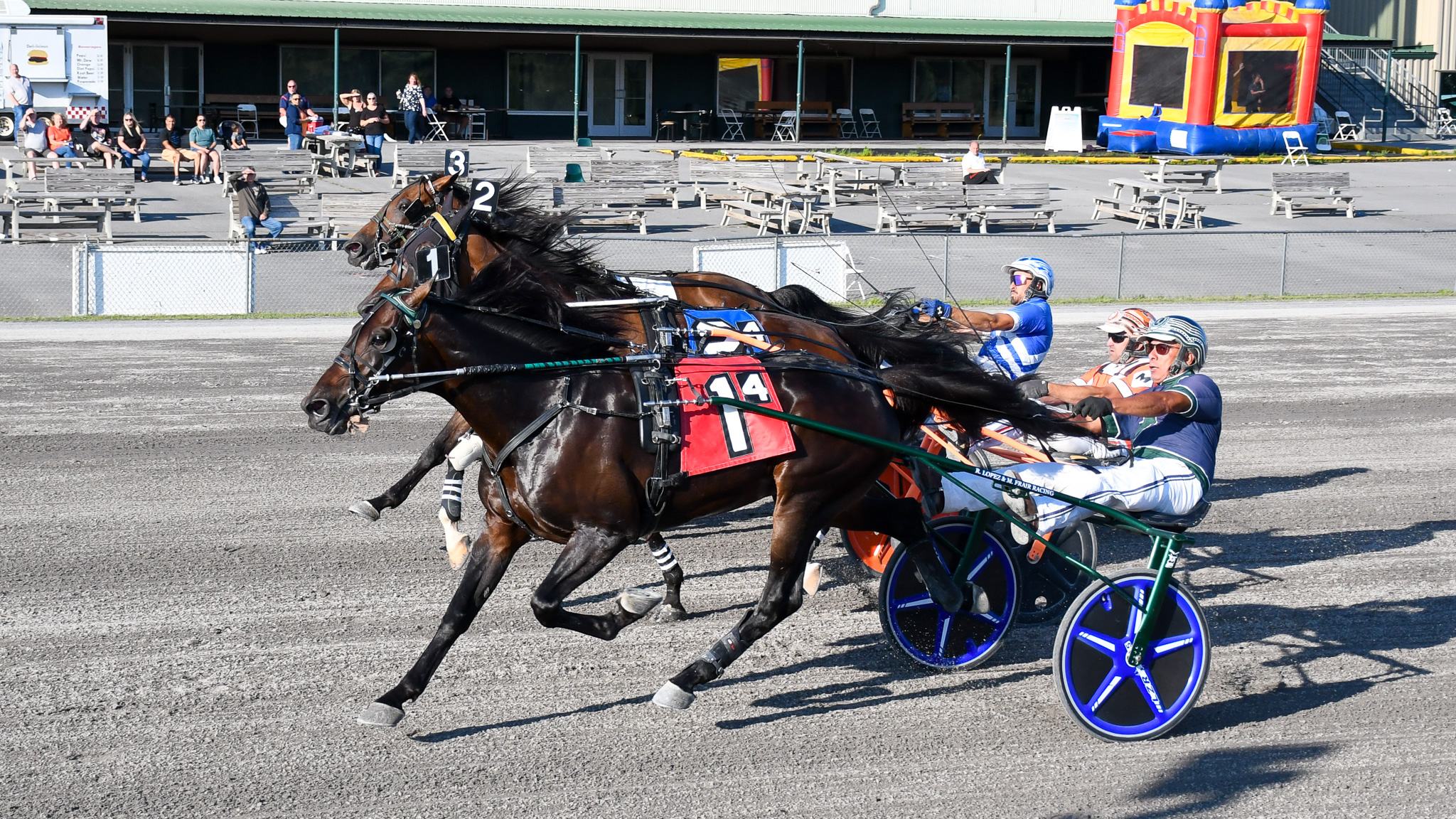 Forty G’s gets holds off rivals