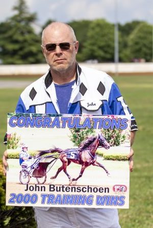 Butenshoen gets 2,000th training victory