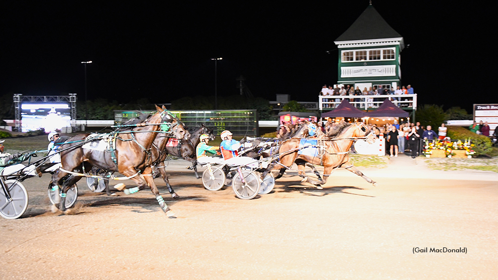 Nuttin But Finesse victorious in  Gold Cup & Saucer Consolation