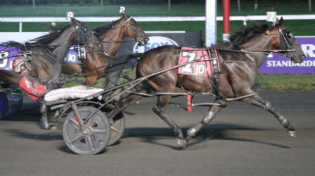 Christopher Dance N caps 3-race streak with career best