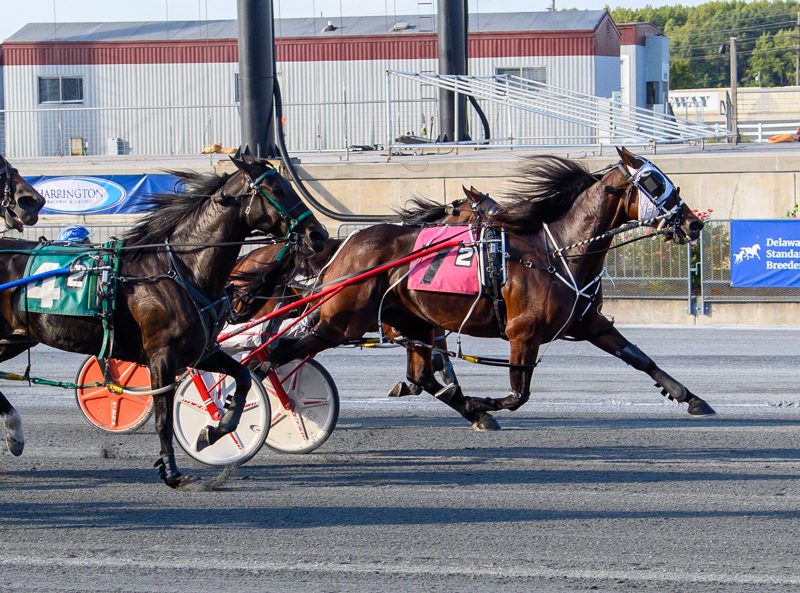 Huntress wins 3rd straight