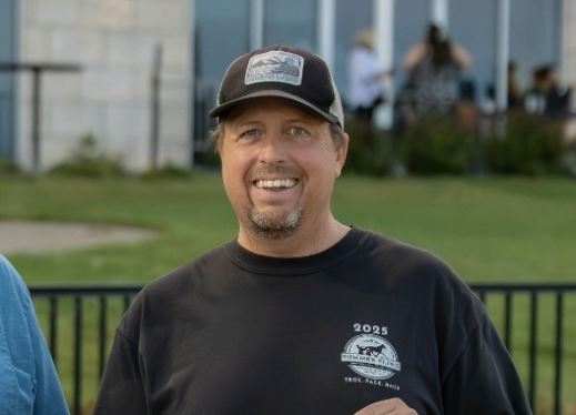 Quentin Schneider recognized for surpassing 1,000 training wins