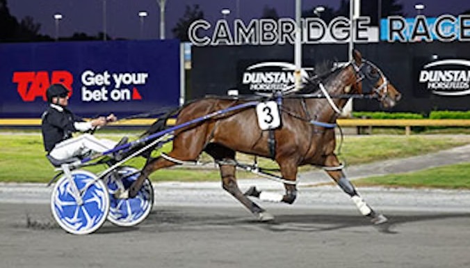 Orange charges up leaderboard as MacDonald extends WDC lead