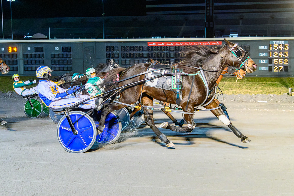 Bobby's Grace passed all seven of her rivals en route to a career-best 1:54.4 victory in Wednesday's DSBF series championship  (
