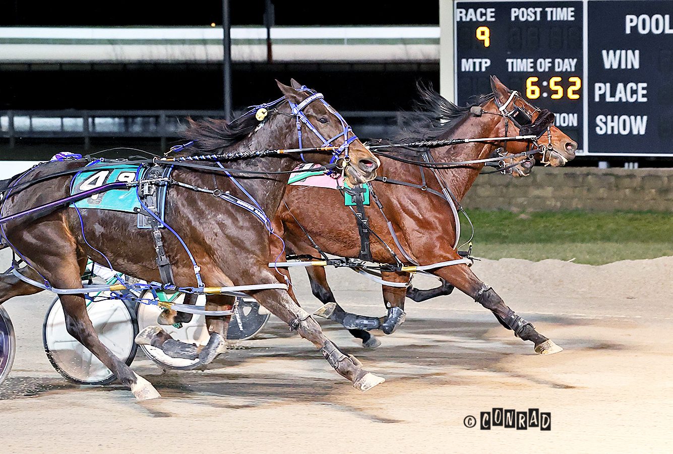 Christmas Night sparkles at Dayton Raceway