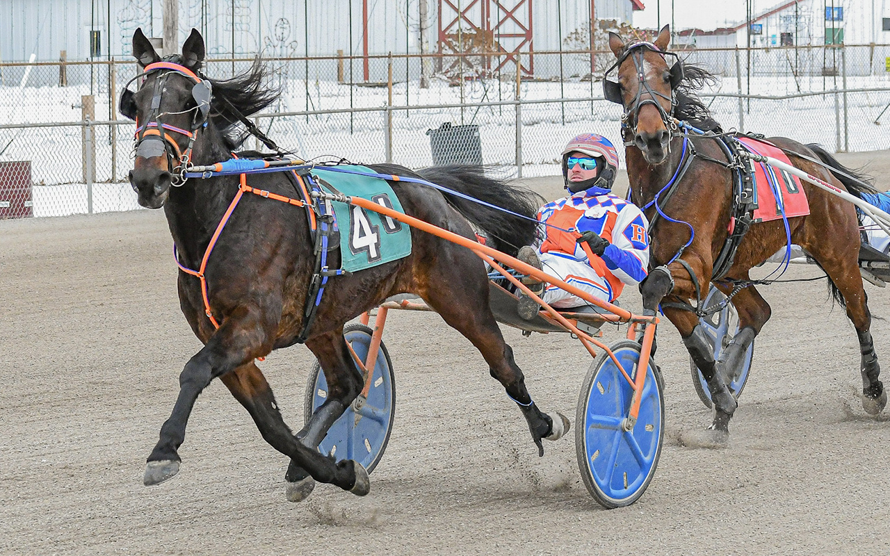 Jax Spratt stays perfect in Prancer Series