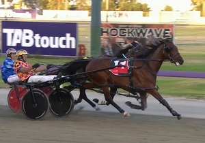 Minos makes stunning WA debut