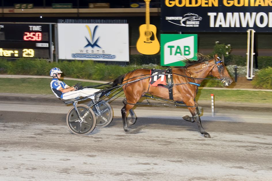 Helluva’s class prevails in Tamworth Cup