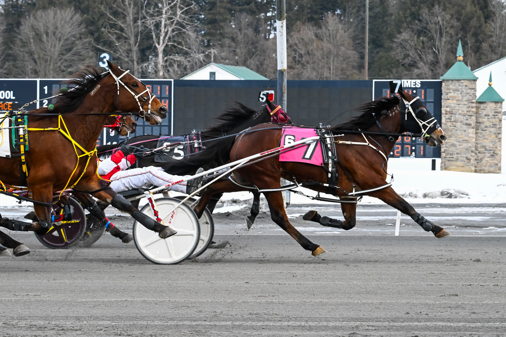 Late charge seals Open Pace for in-form Blazing Home N