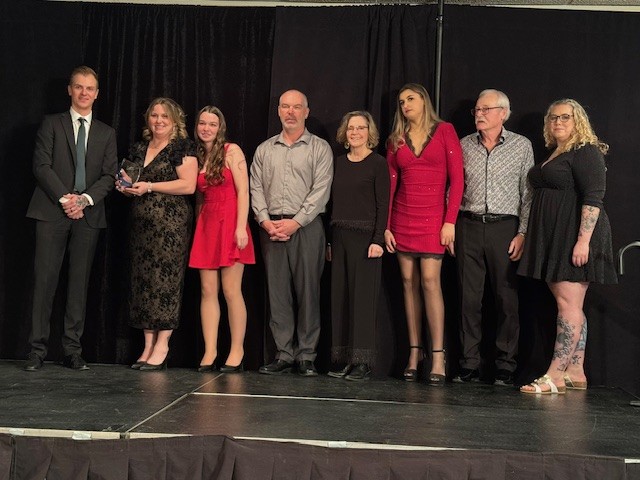 Lindsey Kerr (second from left) took him 3 awards including Trainer Of The Year