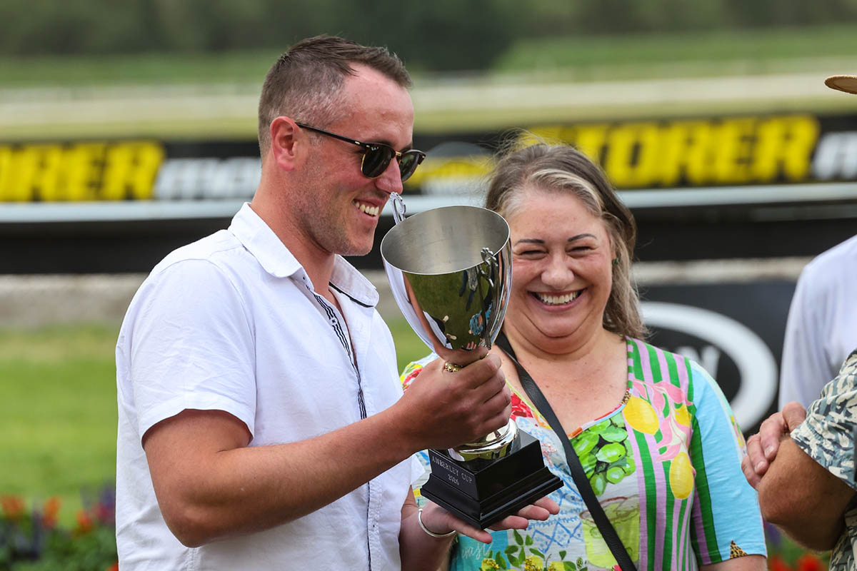 $3,000 purchase wins Amberly Cup